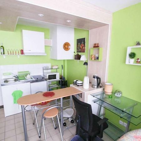 Studio Pigalle De 25 M2 - 2 Lits Simples Type Gigogne Pour 2 Personnes - Coeur Touristique De Paris - 2 Minutes De La Station Metro Pigalle ,Petit Train Vers La Butte Montmartre-Cabarets Moulin Rouge,Chez Michou-Restaurants Bouillon Pigalle,Berliner Buitenkant foto