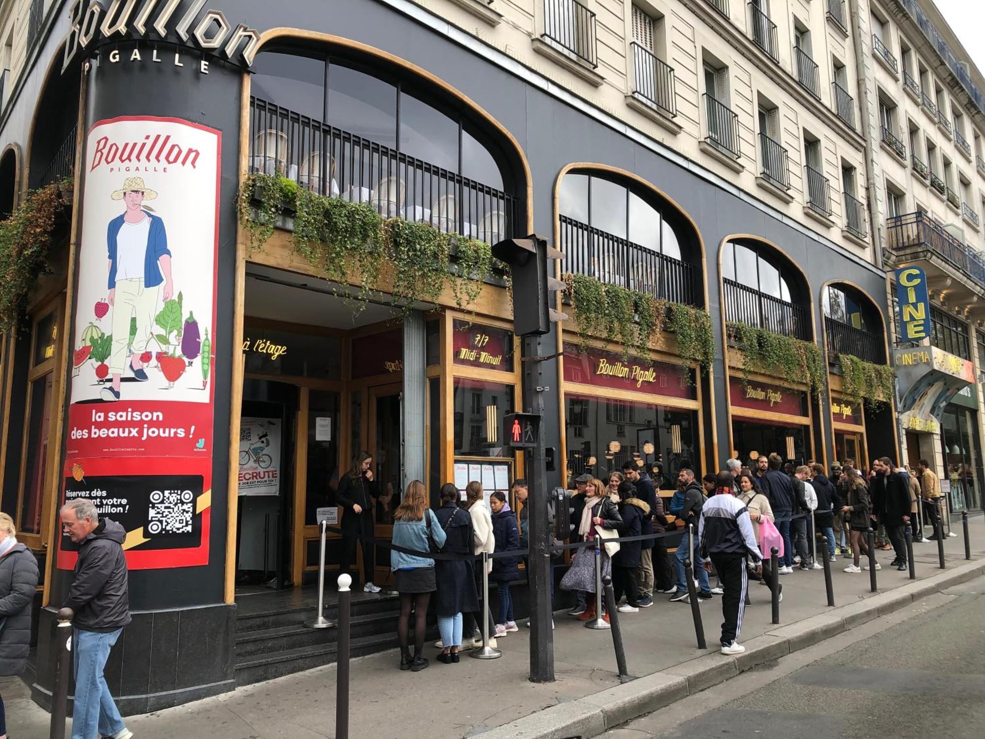Studio Pigalle De 25 M2 - 2 Lits Simples Type Gigogne Pour 2 Personnes - Coeur Touristique De Paris - 2 Minutes De La Station Metro Pigalle ,Petit Train Vers La Butte Montmartre-Cabarets Moulin Rouge,Chez Michou-Restaurants Bouillon Pigalle,Berliner Buitenkant foto