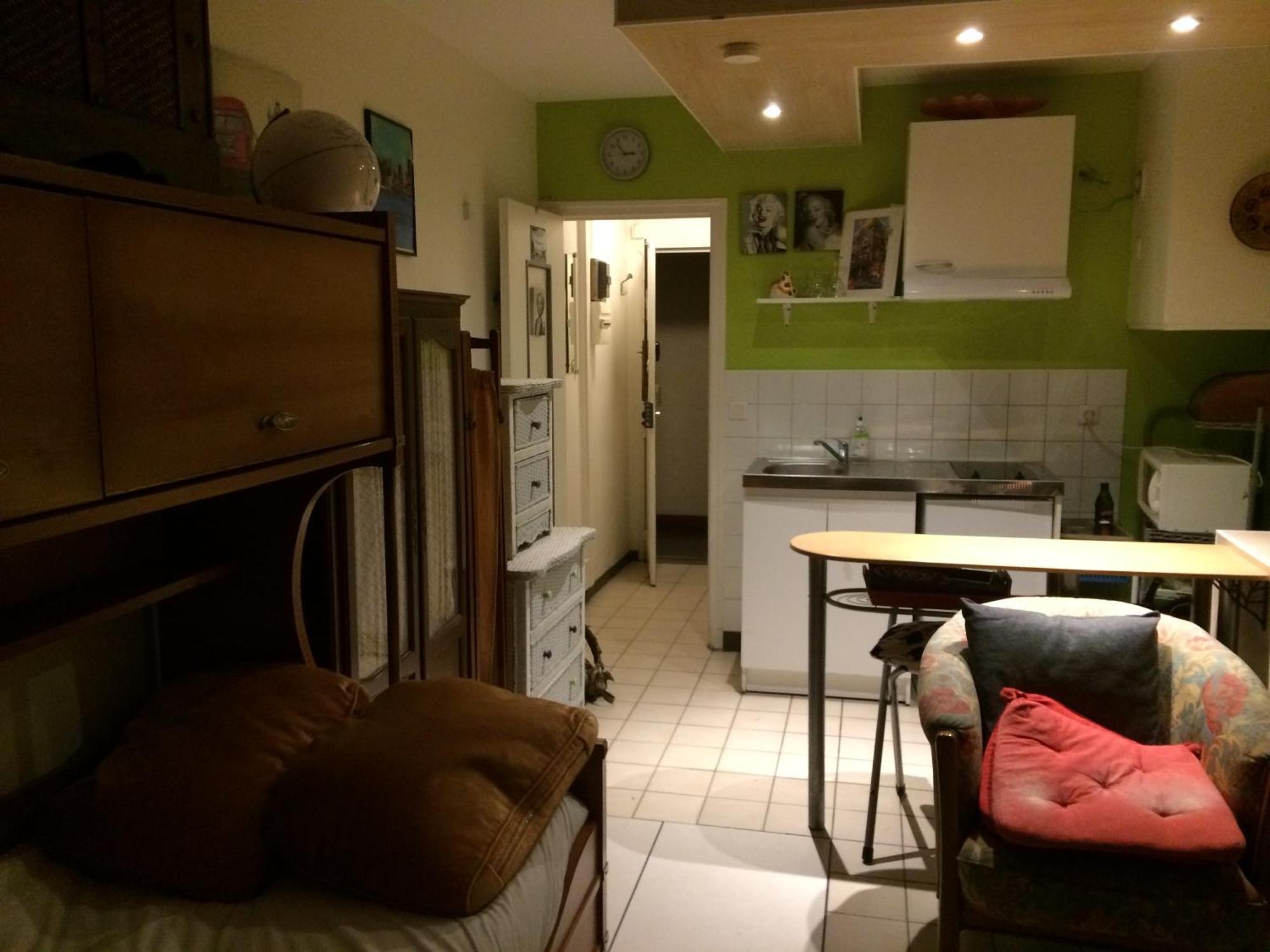 Studio Pigalle De 25 M2 - 2 Lits Simples Type Gigogne Pour 2 Personnes - Coeur Touristique De Paris - 2 Minutes De La Station Metro Pigalle ,Petit Train Vers La Butte Montmartre-Cabarets Moulin Rouge,Chez Michou-Restaurants Bouillon Pigalle,Berliner Buitenkant foto